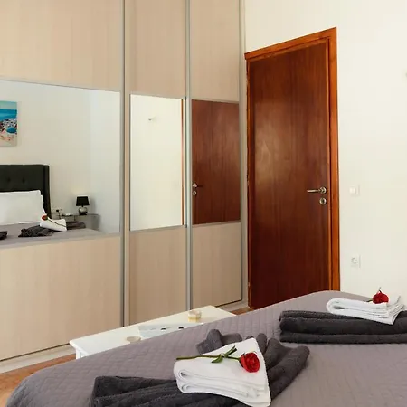 Luxury View Center House *
